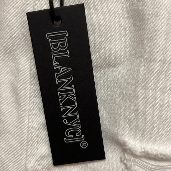 21. Blank NYC Hi Rise Rigid Distressed Shorts in White, Size 31 - Picture 14 of 16